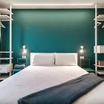 Just In Front - By Myhomeincomo Apartman