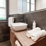 Just In Front - By Myhomeincomo Apartman Cernobbio