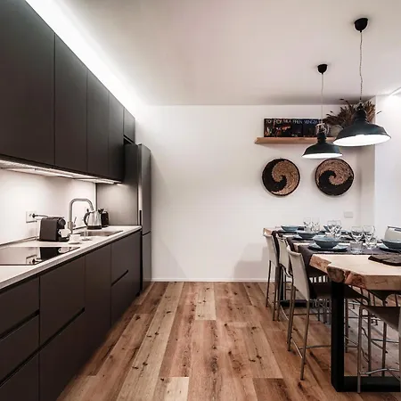 Just In Front - By Myhomeincomo Cernobbio