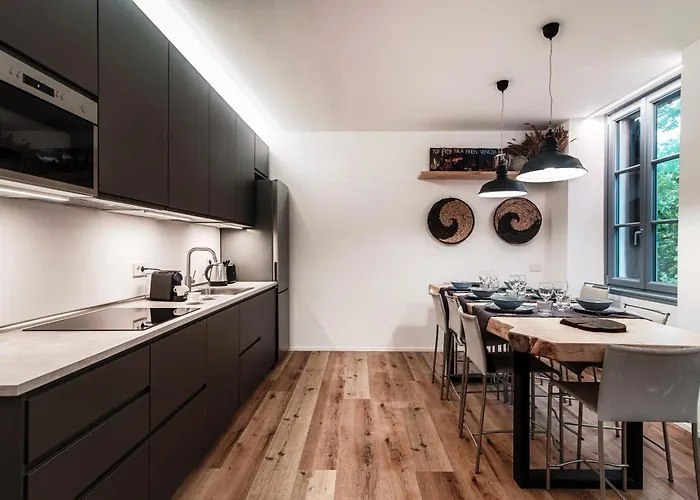 Just In Front - By Myhomeincomo تْشيرنوبيو