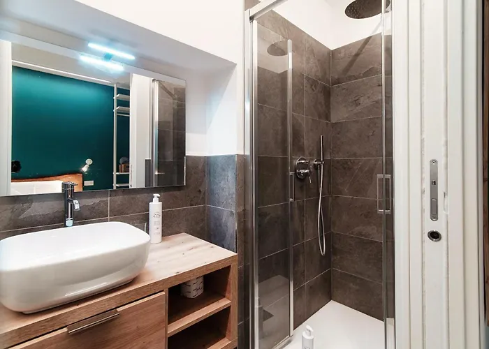 Just In Front - By Myhomeincomo *