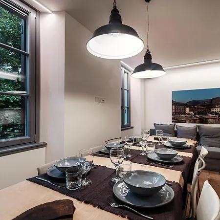 Just In Front - By Myhomeincomo *